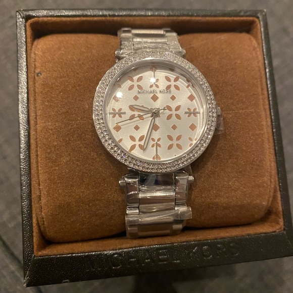 Nwot Michael Kors Watch pave design silver - Picture 8 of 8